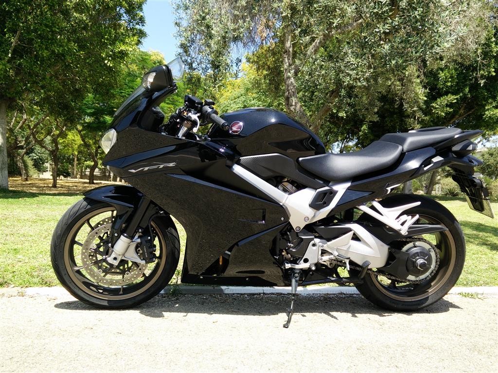 honda-vfr800f-4