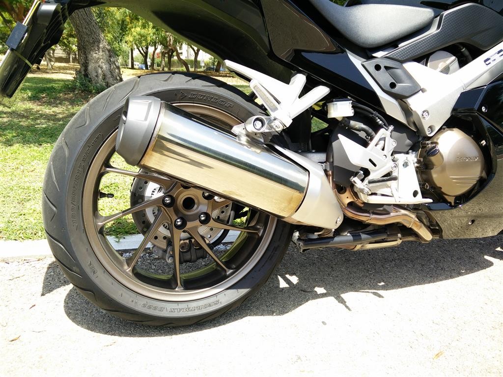 honda-vfr800f-5