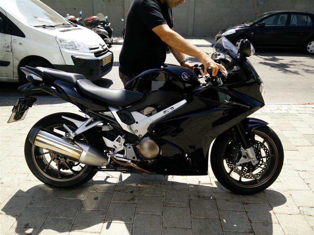 honda-vfr800f-9